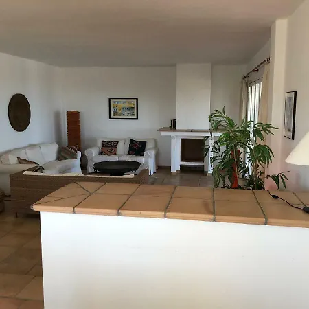El Leon Blanco Villa San Bartolome de Tirajana (Gran Canaria)